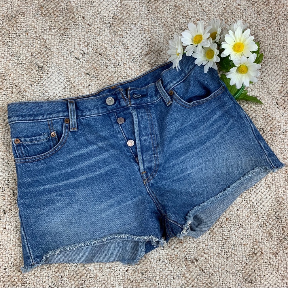 Levi’s 501 button fly cutoffs size 29